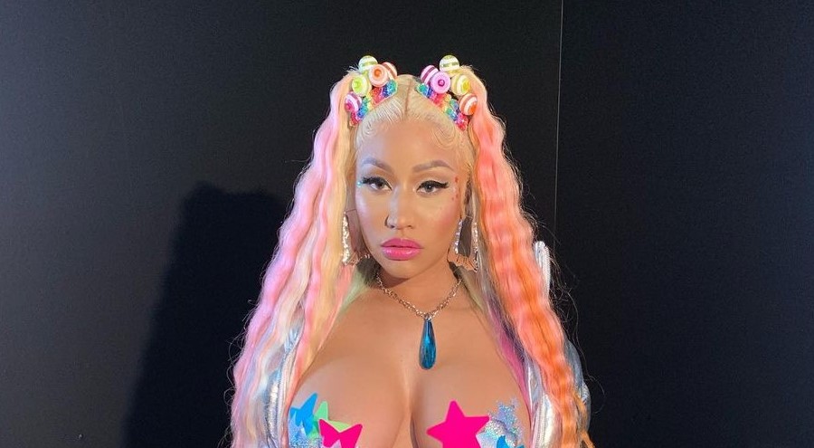 Nicki Minaj revela sexo de seu bebê e exibe cartão de Beyoncé: “Muito grata”