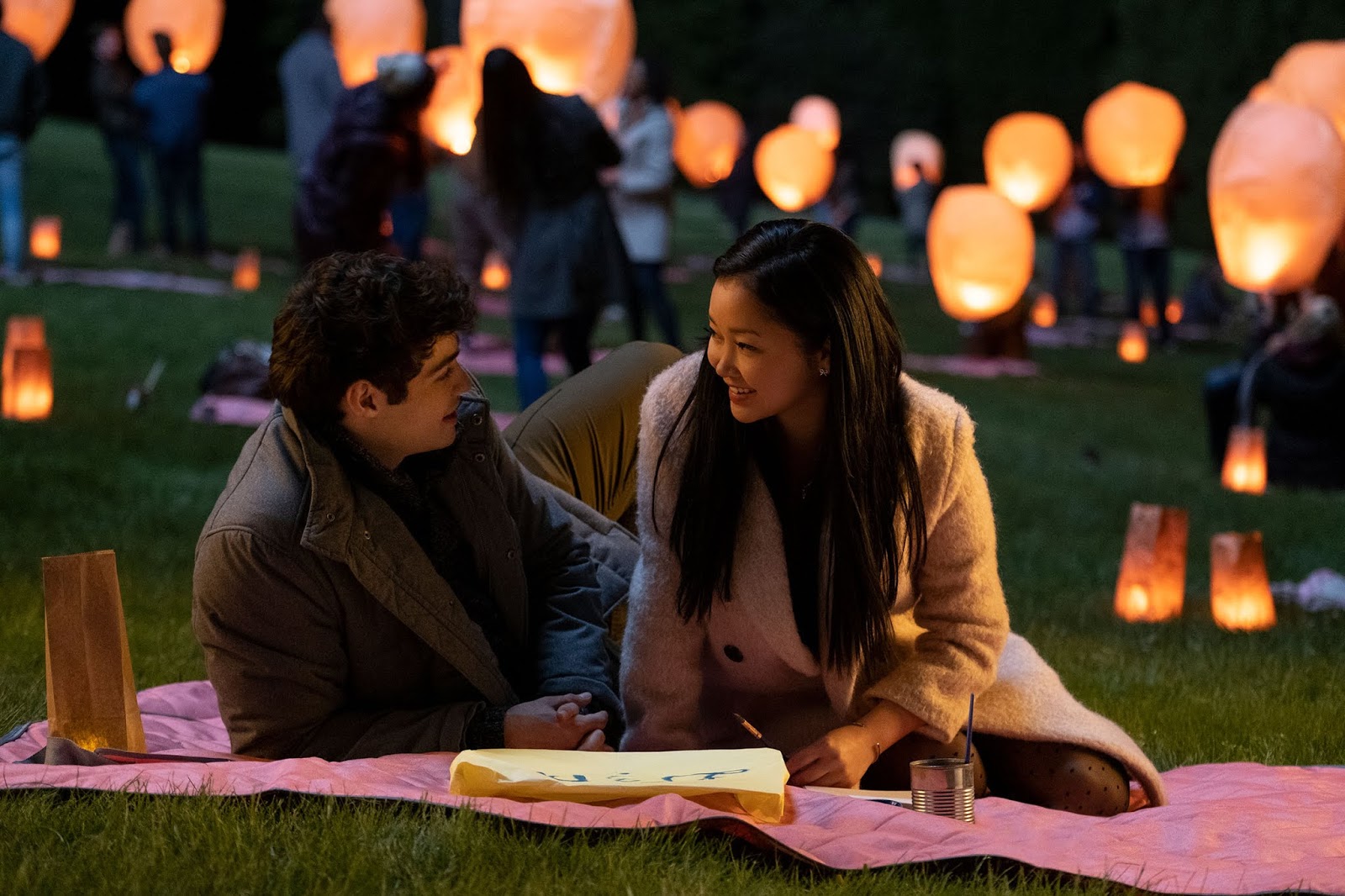 Lana Condor e Noah Centineo estão regravando cenas de Para Todos Os Garotos 3; saiba mais