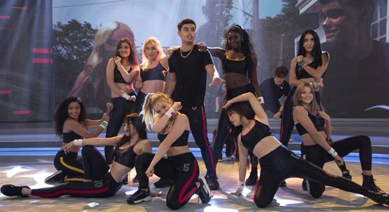 Now United participa de desafio de nacionalidades no Hora do Faro e ajuda família a ganhar mais de 30 mil reais