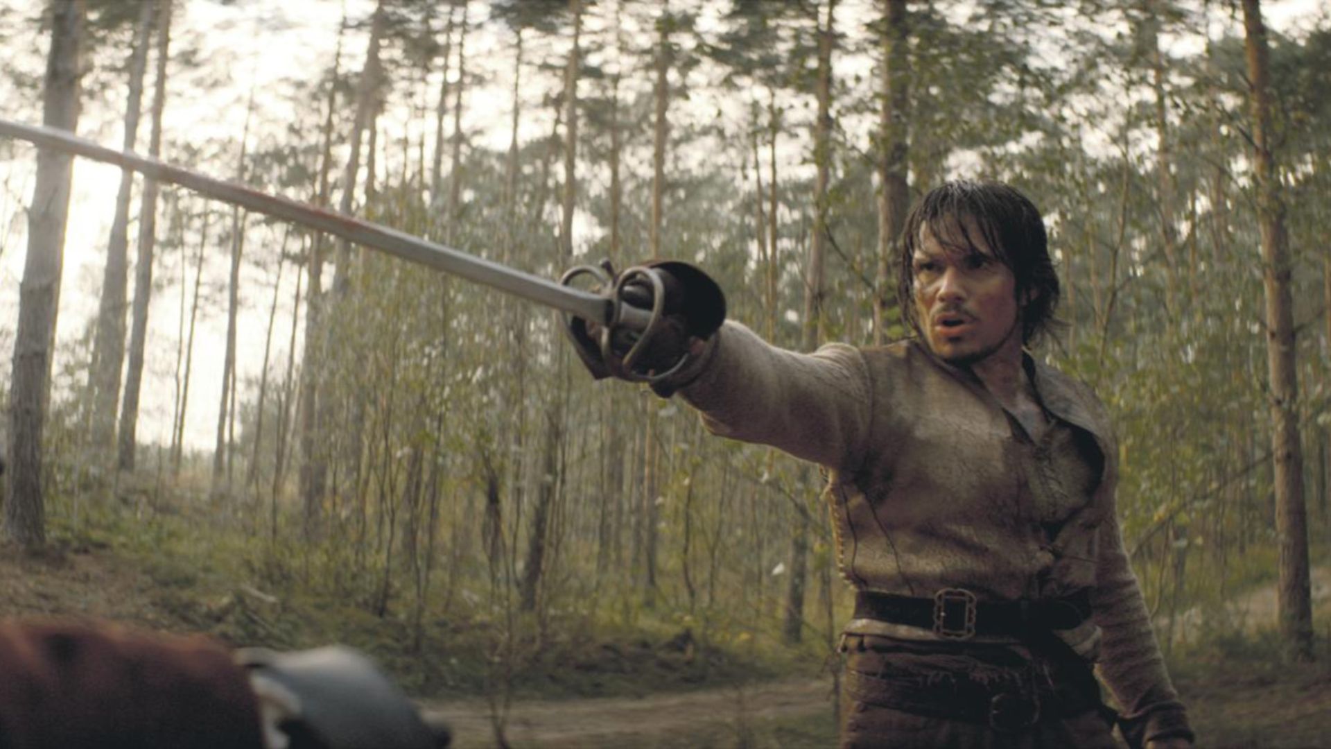 “Os Três Mosqueteiros: D’Artagnan” ganha primeiro trailer e pôster oficial; confira