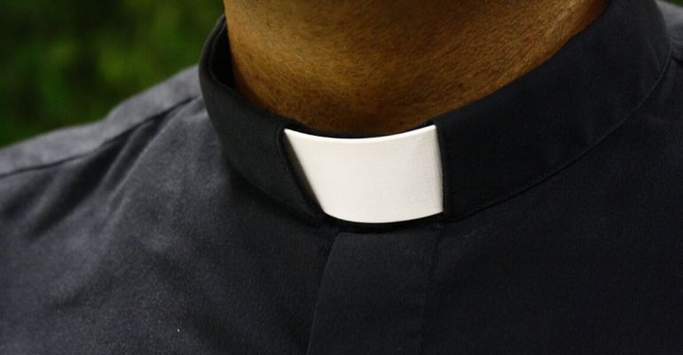 Padre comenta sobre menina de 10 anos estuprada pelo tio: “Gosta de dar”