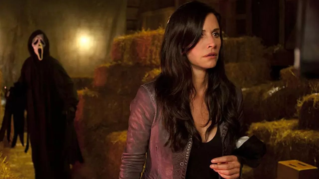 Courteney Cox usa fantasia do Ghostface no Halloween; confira