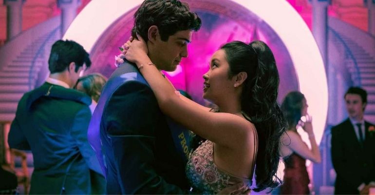 Fãs se despedem de Lara Jean e Peter Kavinsky com o fim da trilogia “Para Todos os Garotos”