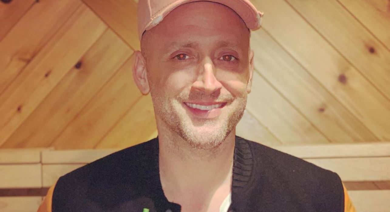 Paulo Gustavo veta beijo gay em Minha Mãe é uma Peça 3 por receio e é alvo de críticas