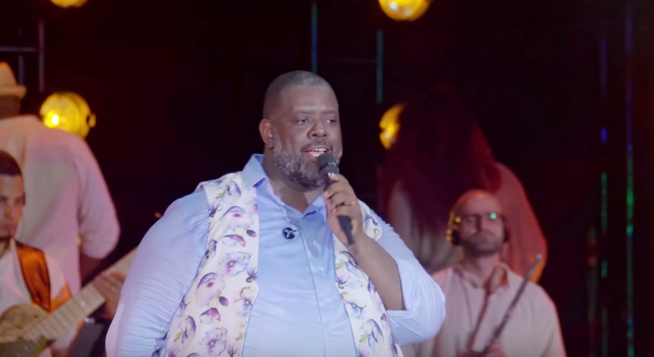 Péricles faz cover de Havana, de Camila Cabello, e fãs elogiam no Twitter