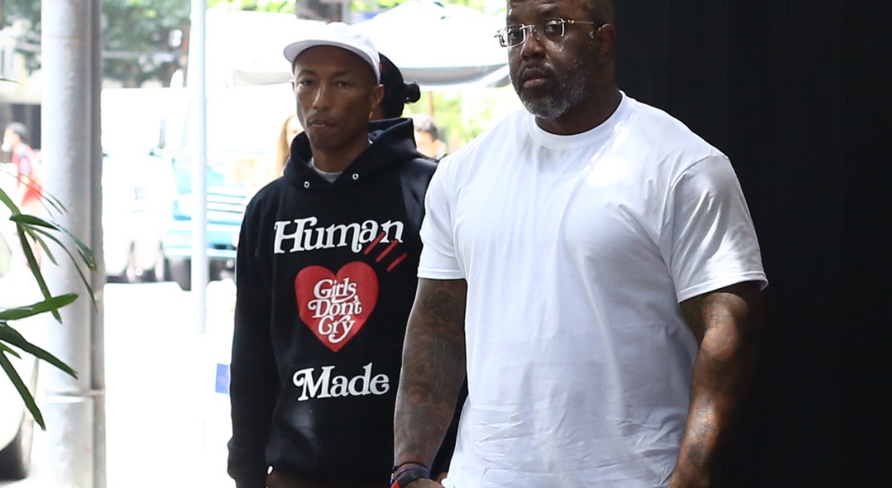 Flagrado no Rio, Pharrel Williams pode participar de show com Anitta no Festival Planeta Ginga