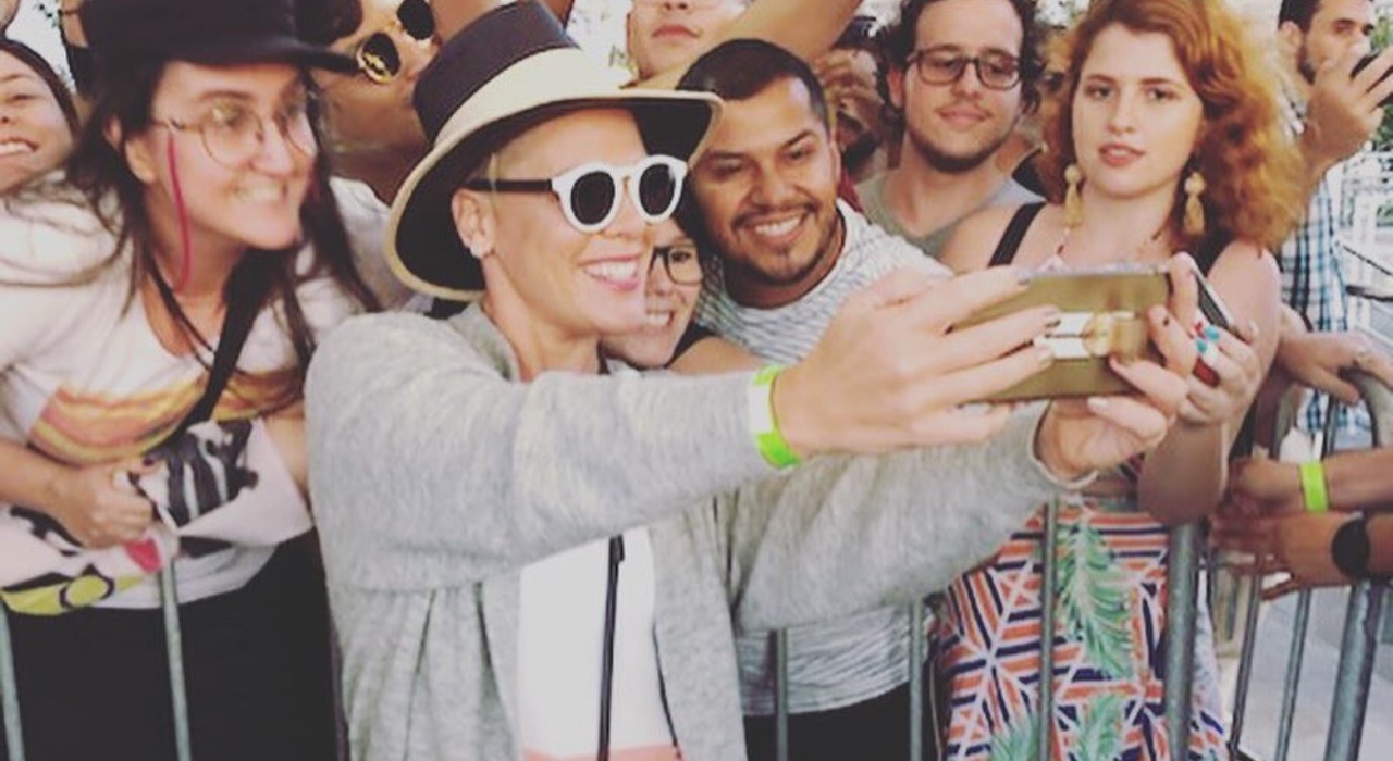 P!nk anda de bondinho e visita o Pão de Açúcar, no Rio de Janeiro