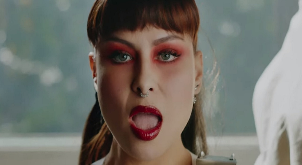Pitty está gritando por liberdade em clipe de ‘Ninguém é de Ninguém’