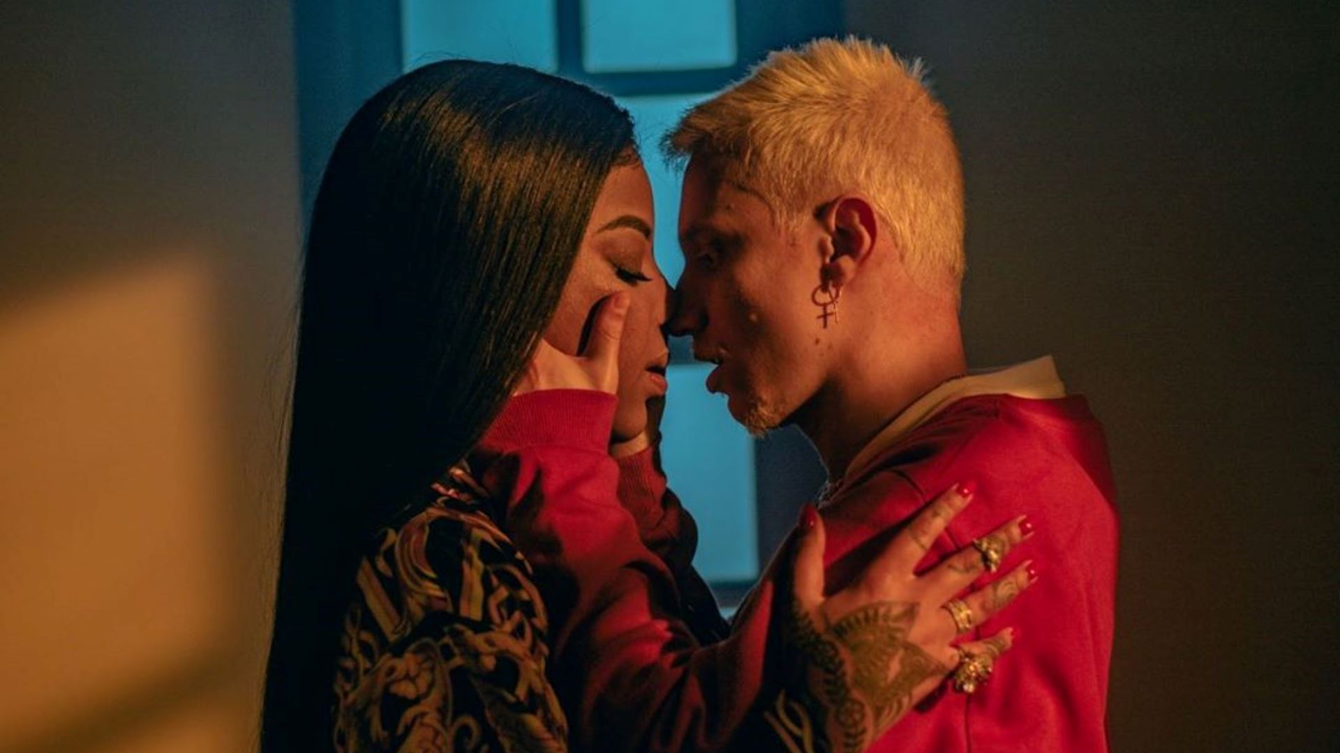 Rapper PK desabafa sobre críticas de clipe com Ludmilla e diz que vídeo ”independe da orientação sexual”