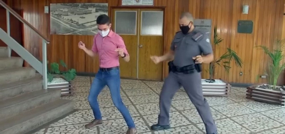 Após sucesso na web, capitão da PM faz maratona de dança na televisão