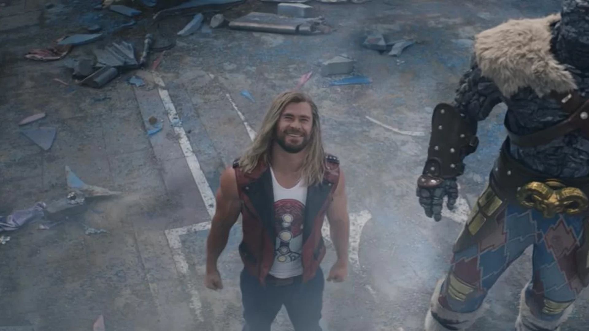 Poderosa Thor e Guardiões da Galáxia são destaque em novas imagens de “Thor: Amor e Trovão”