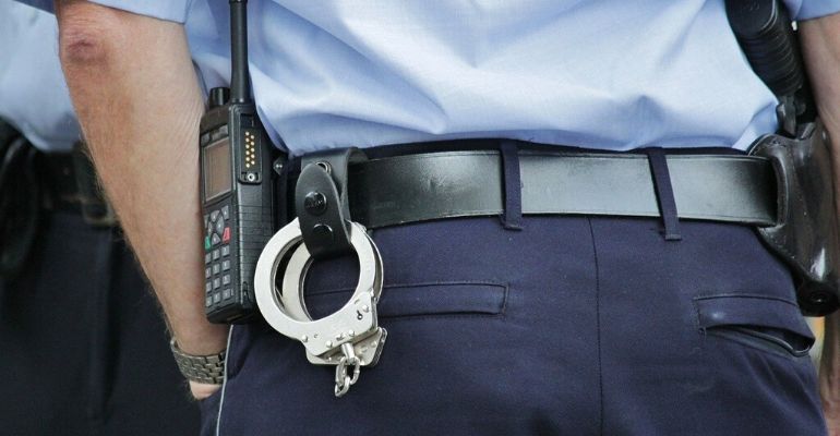 Policial passa 14 anos fazendo amizade com criminosos para derrubar operação de tráfico de drogas