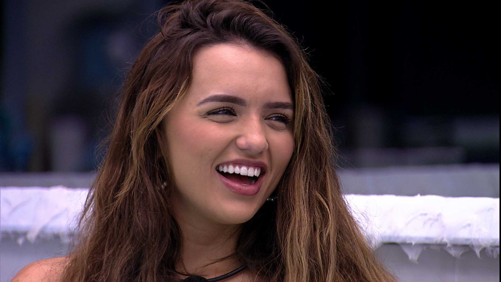 BBB20: Rafa Kalimann realiza sonho de comemorar aniversário dentro da casa ao completar 27 anos