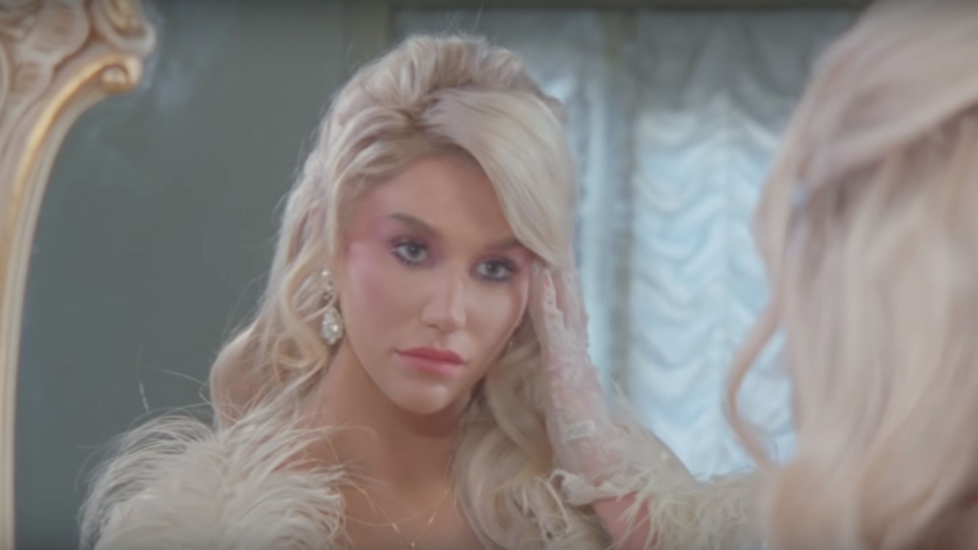 Kesha divulga prévia de Resentment, seu novo single; confira