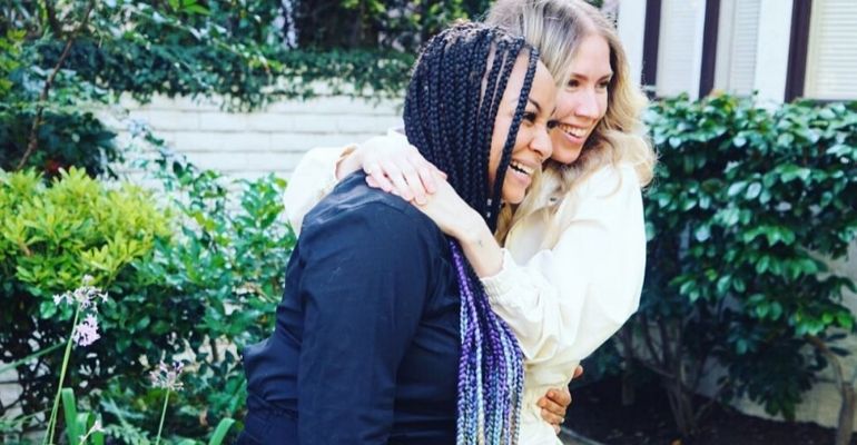 Ex-estrela mirim, Raven-Symoné se casa com a namorada no Mês do Orgulho LGBTQIA+