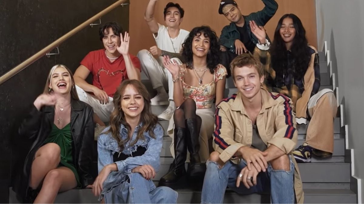 Netflix divulga primeira imagem do elenco da nova versão de “Rebelde”