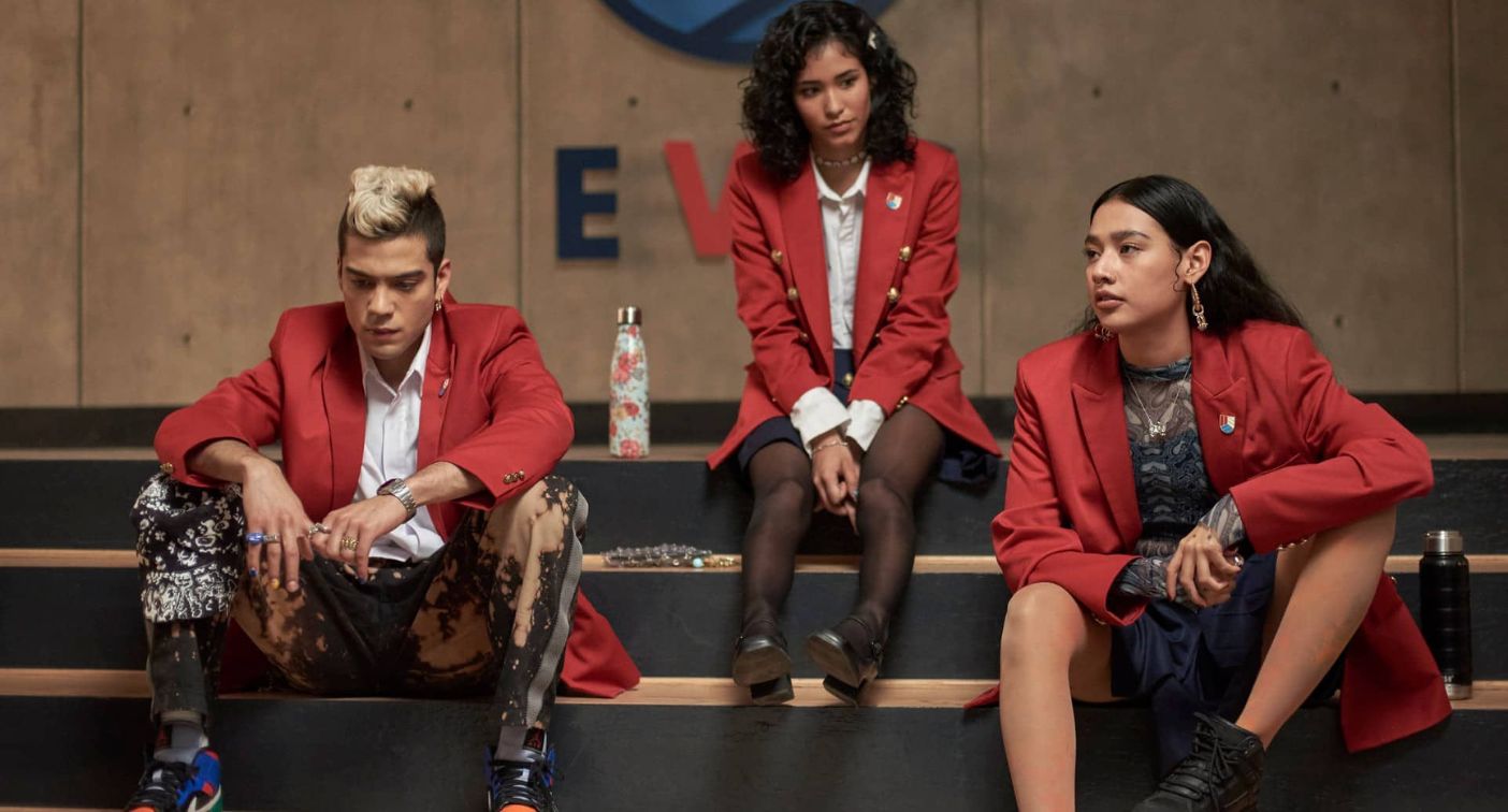 “Rebelde”: Novo diretor vira problema para alunos EWS no trailer da 2ª temporada; assista