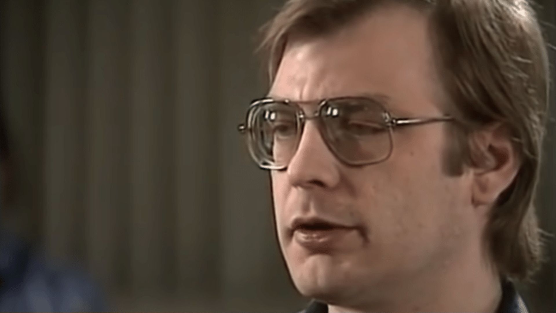 Relembre a entrevista que serviu de inspiração a Evan Peters para interpretar o serial killer Jeffrey Dahmer