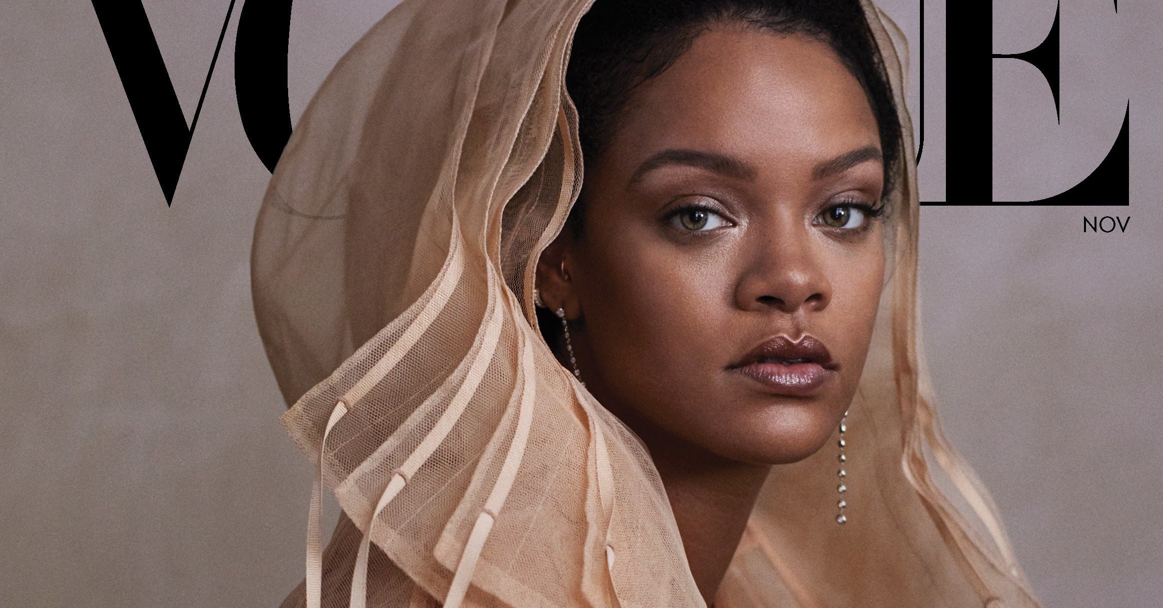 Rihanna revela que recusou proposta do Super Bowl e detalhes do novo álbum