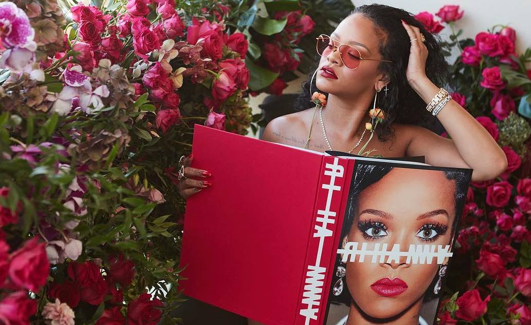 Rihanna divulga processo criativo de seu livro