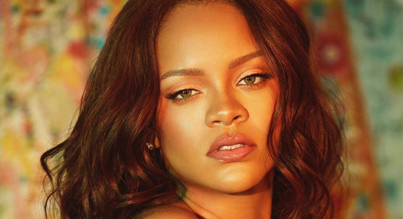 Rihanna anuncia que Halsey, DJ Khaled, Big Sean e outros se apresentarão no desfile de sua marca de lingerie