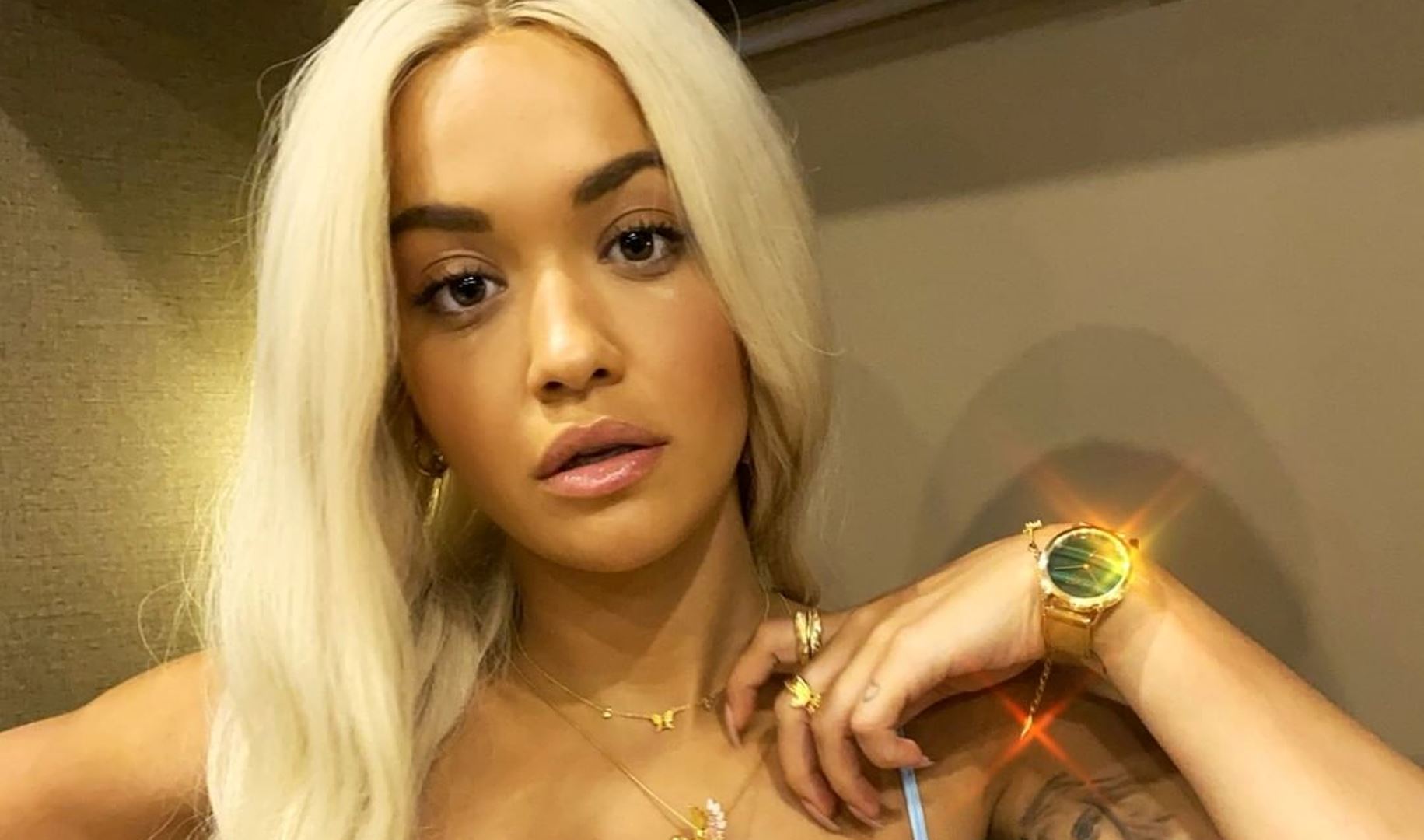 Atração do Lollapalooza Brasil, Rita Ora anuncia show em Curitiba