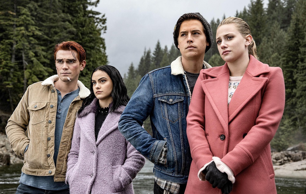 “Riverdale”: Elenco retoma gravações após atraso em testes de Covid-19