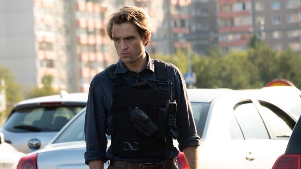 Robert Pattinson fecha contrato com a Warner