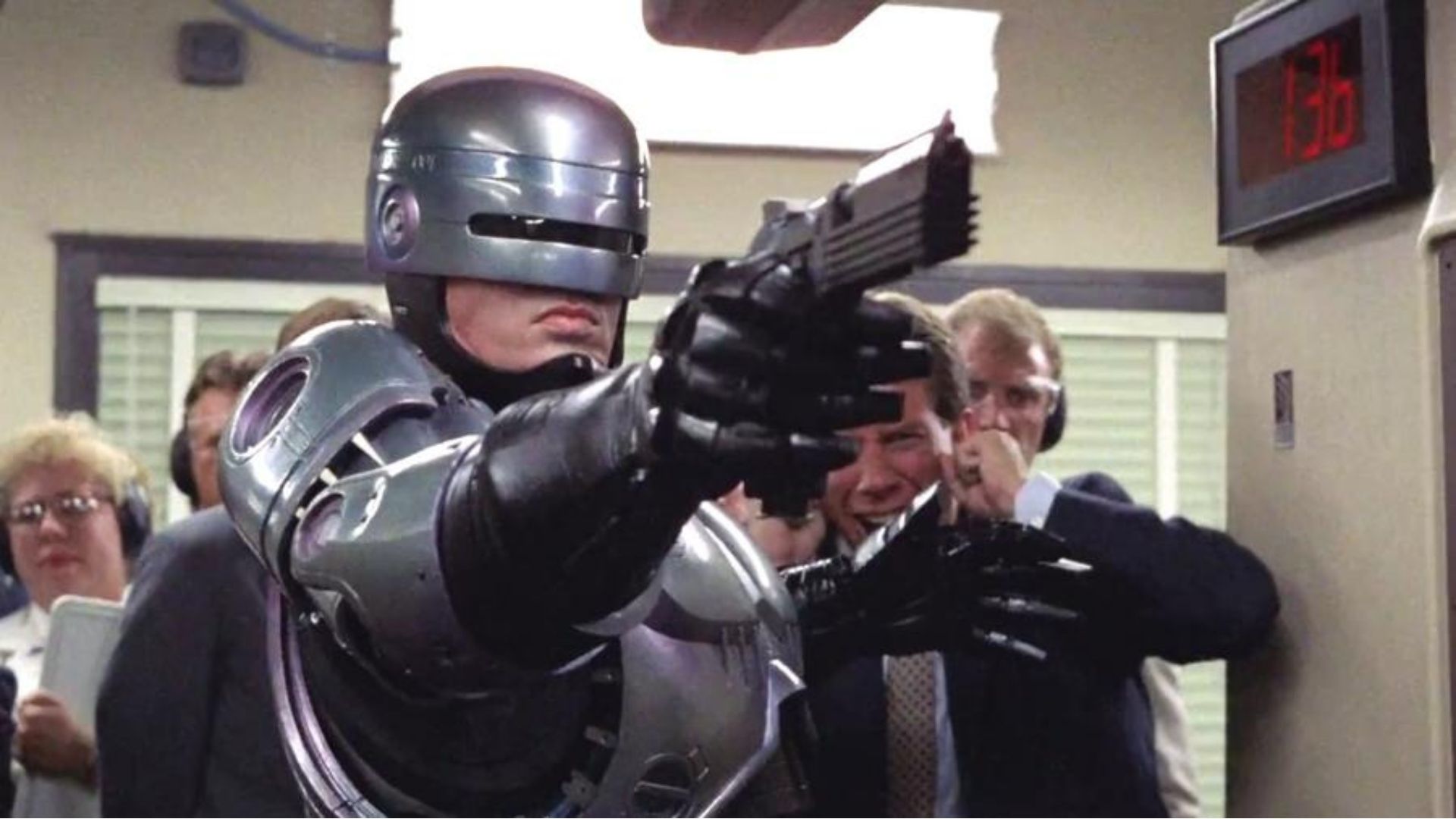 RoboCop Returns ganha novo diretor