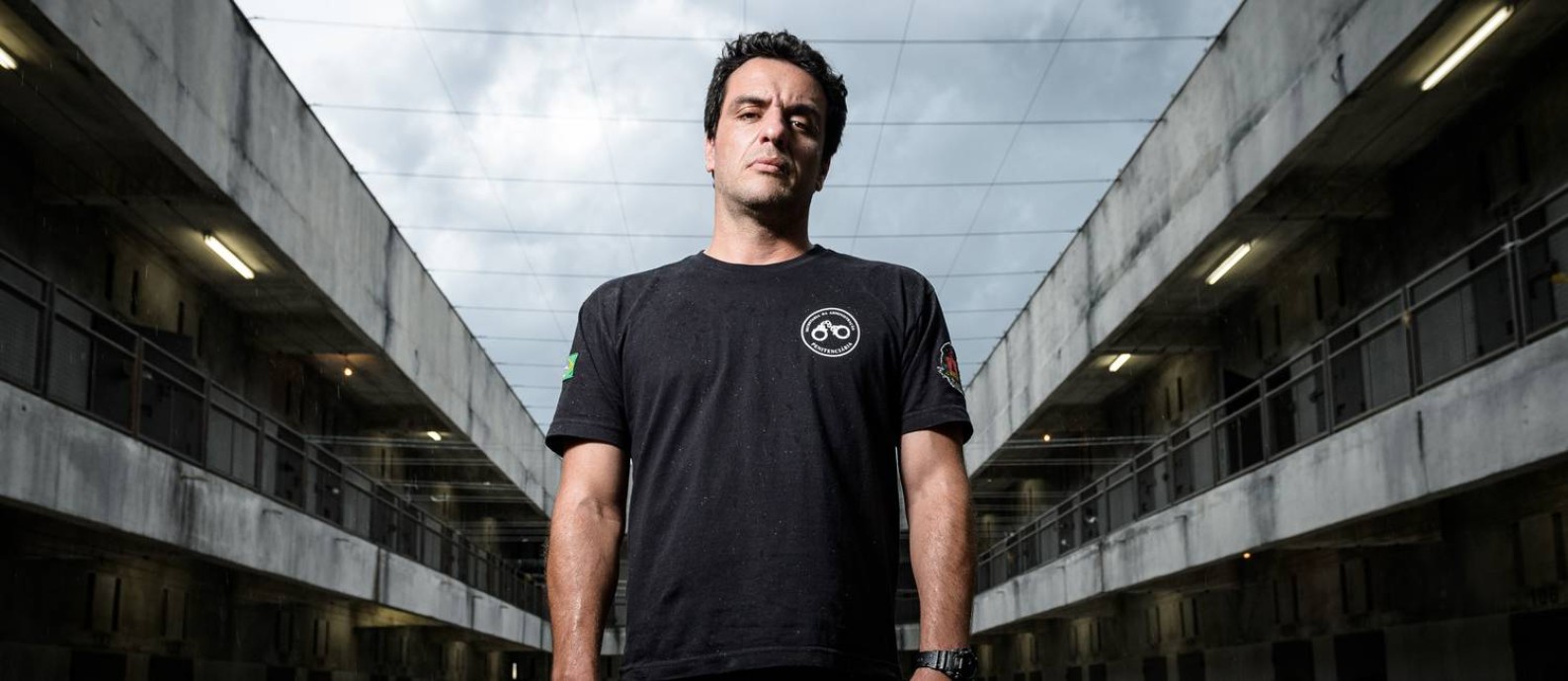 Da televisão para o cinema: Carcereiros ganha trailer com Rodrigo Lombardi