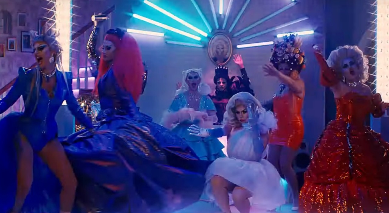 RuPaul’s Drag Race UK: Participantes curtem festa em teaser do reality; confira