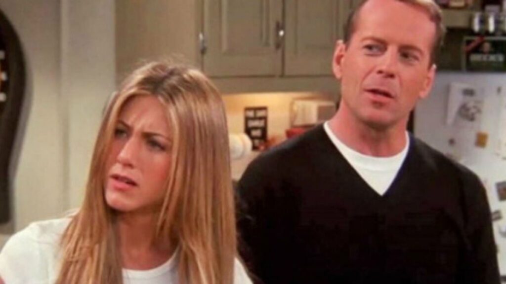 Sabia que Bruce Willis só participou de “Friends” por ter perdido uma aposta para Matthew Perry?