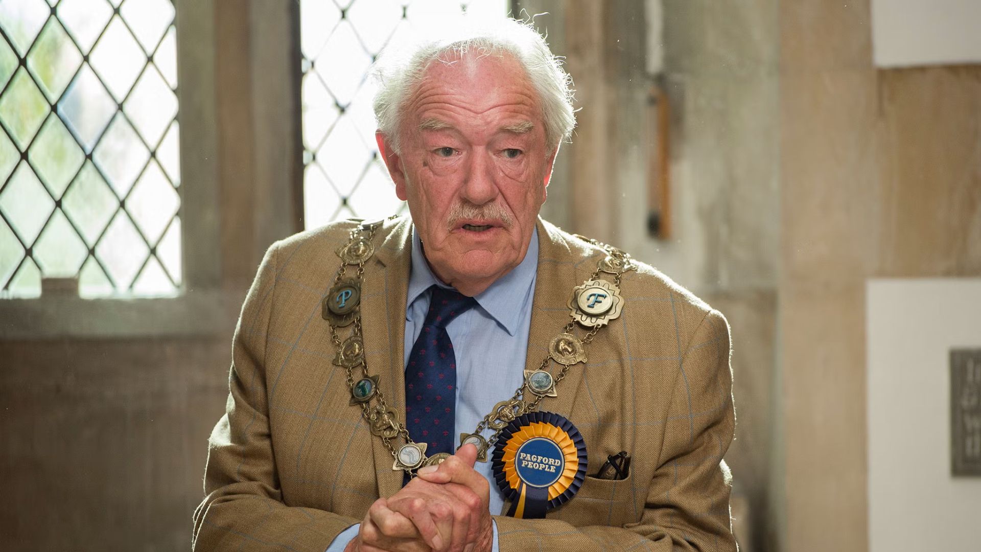 Sabia que Michael Gambon estrelou outra história de J.K. Rowling?