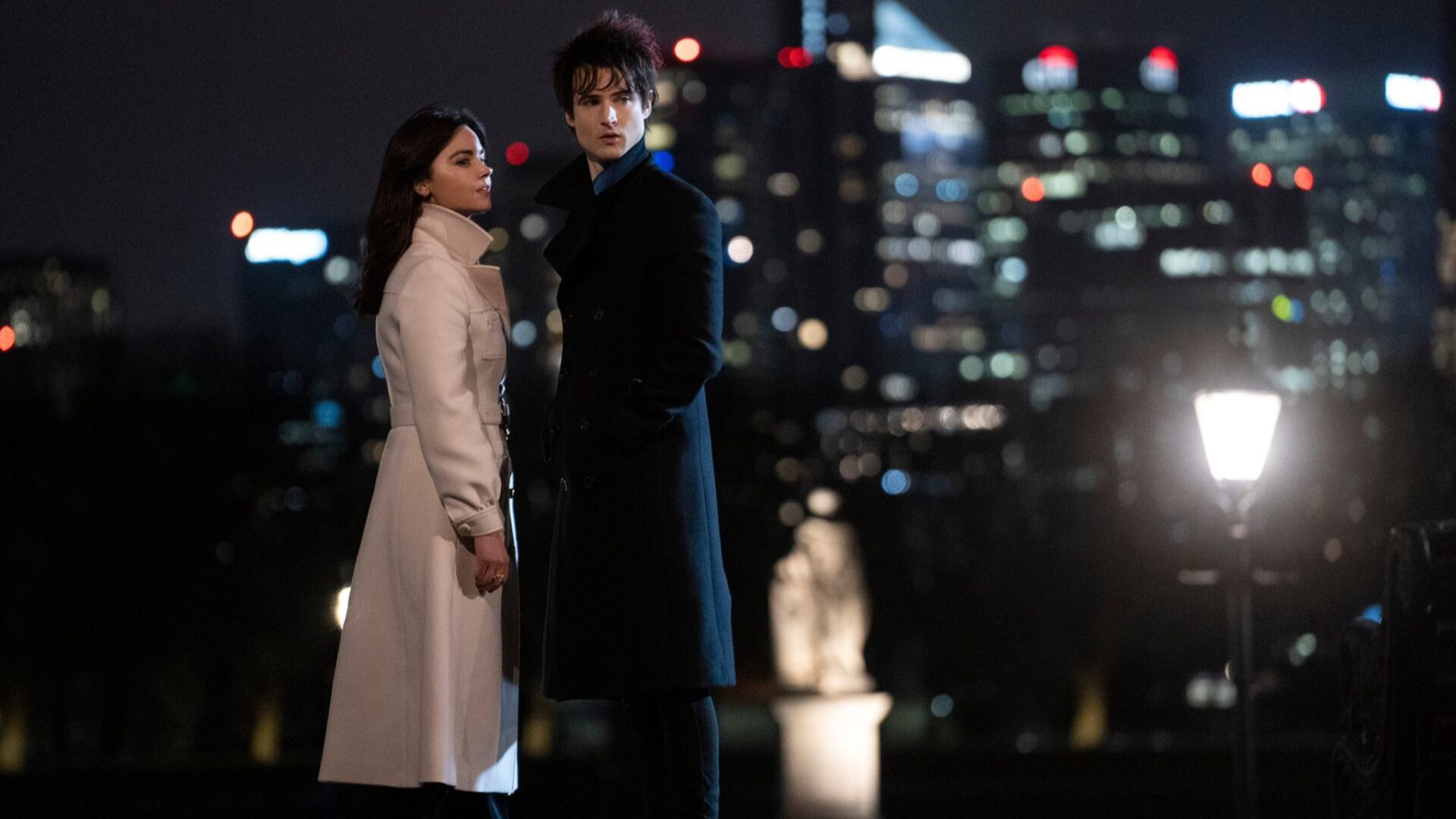 “Sandman”: Netflix começa contagem regressiva com pôster de Johanna Constantine; veja