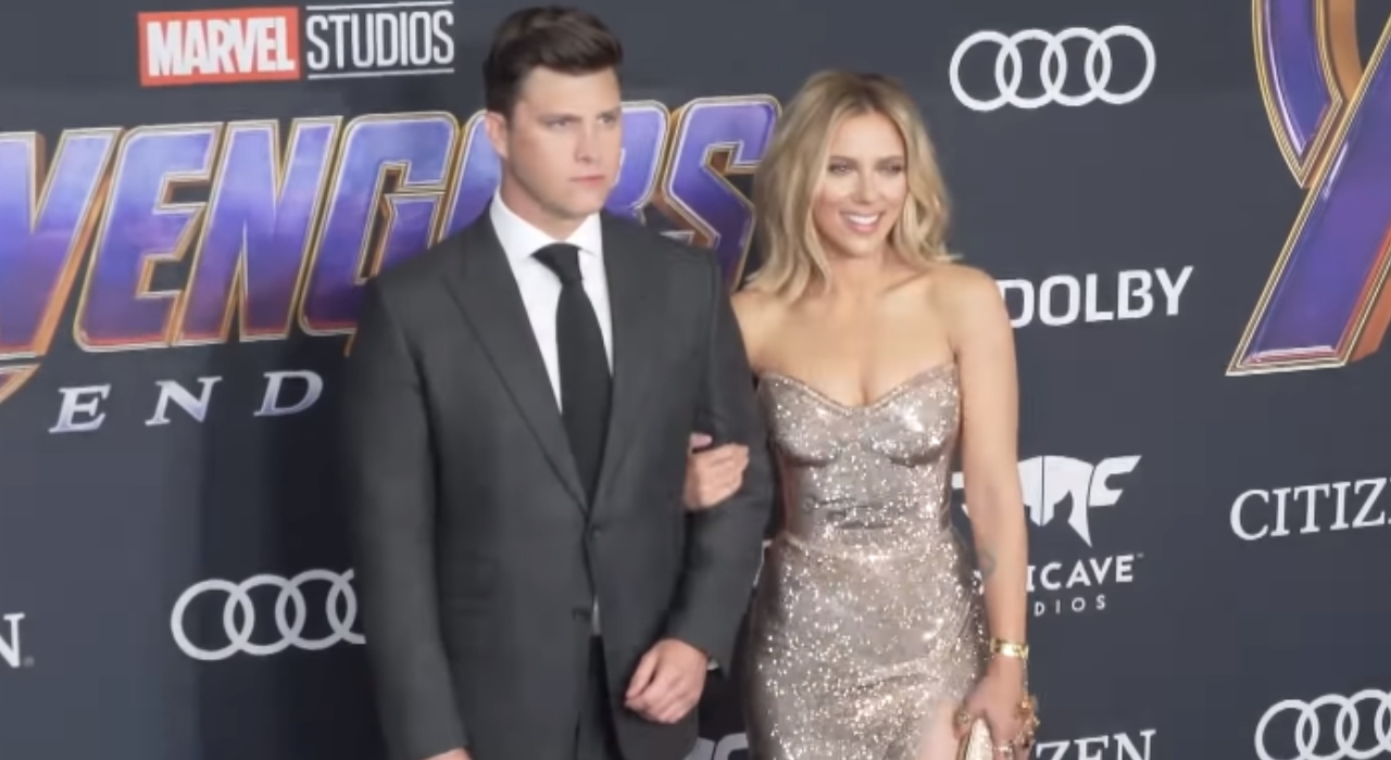 Filha de Scarlett Johansson está “obcecada” com o noivo da mãe, Colin Jost