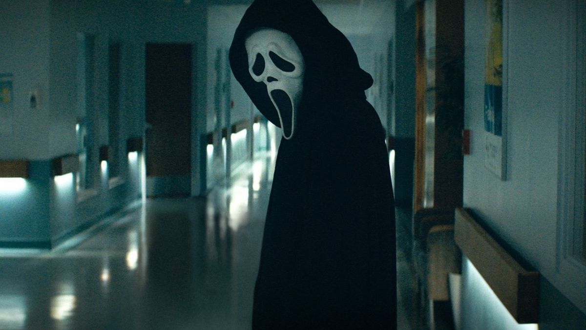 Ghostface faz novas vítimas em Woodsboro no primeiro trailer de “Pânico 5”