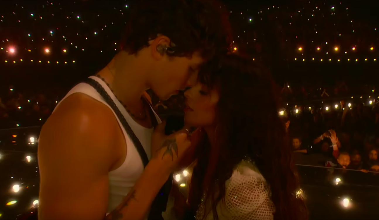 Shawn Mendes e Camila Cabello esquentam o VMA 2019 com Señorita