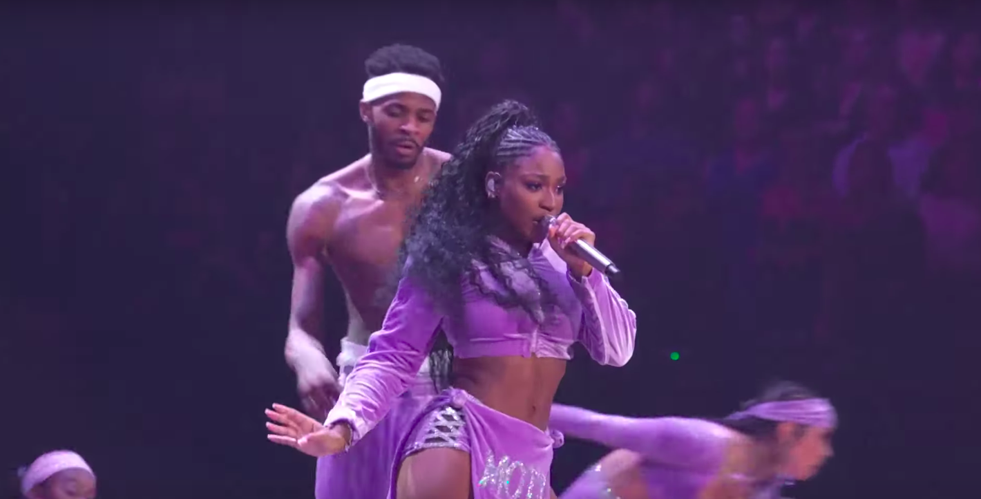 Normani faz o grande show pop da noite no VMA 2019 com Motivation