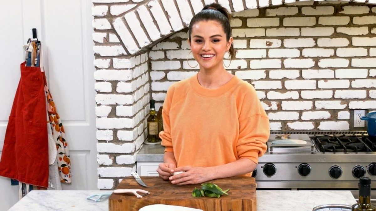 Selena Gomez está de volta à cozinha para a 3ª temporada de “Selena+Chef”