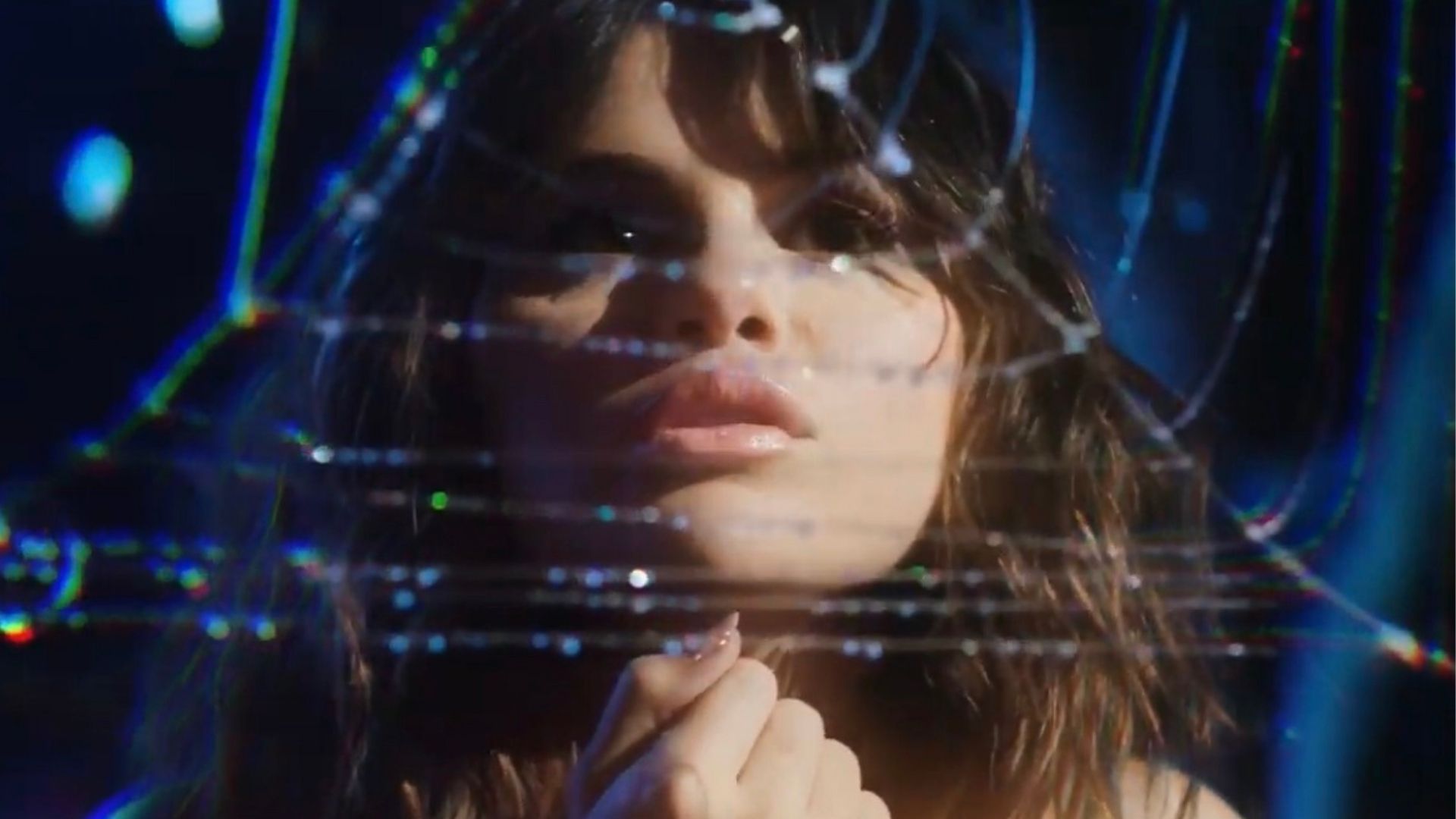 Selena Gomez está confiante no videoclipe de Rare; assista