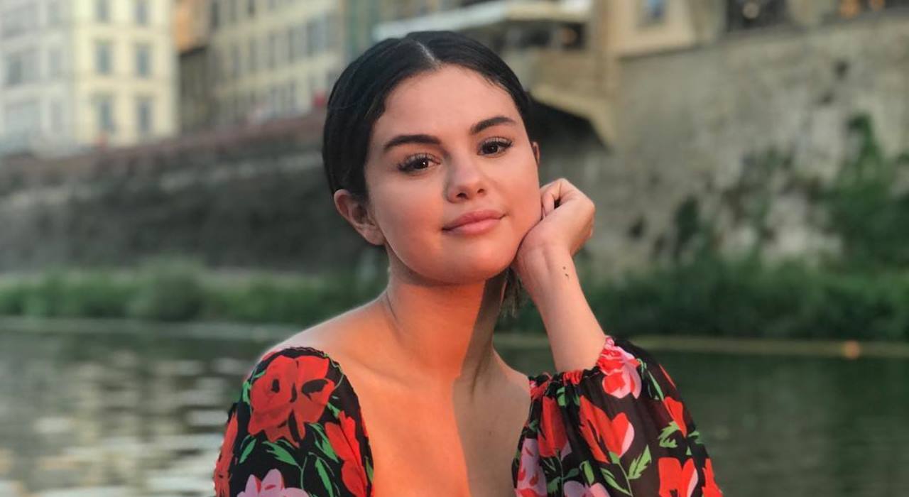 Selena Gomez menciona Amazon Music em publicação misteriosa e fãs apontam novo single