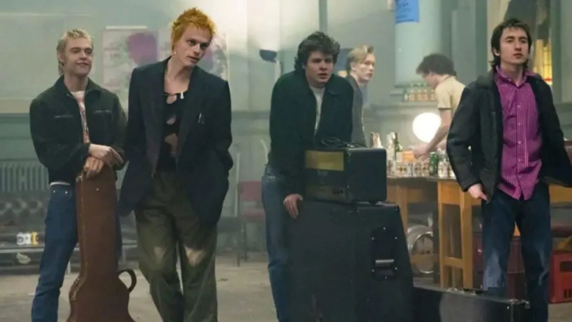 Série sobre Sex Pistols ganha primeiro trailer caótico nos anos 70; assista