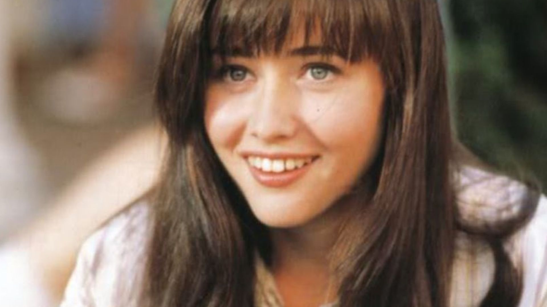 Shannen Doherty, de Barrados no Baile e Charmed, revela que está com câncer em fase terminal