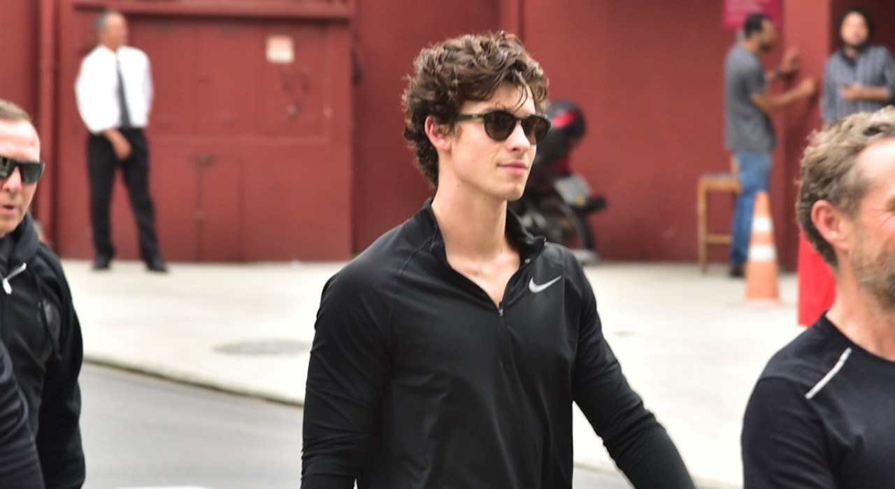 Shawn Mendes é visto na rua e na academia antes de shows em São Paulo