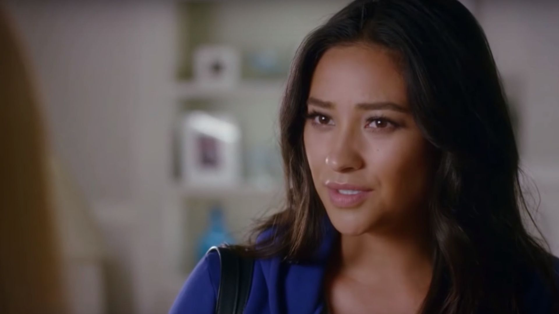 Shay Mitchell, de Pretty Little Liars, dá à luz sua primeira filha