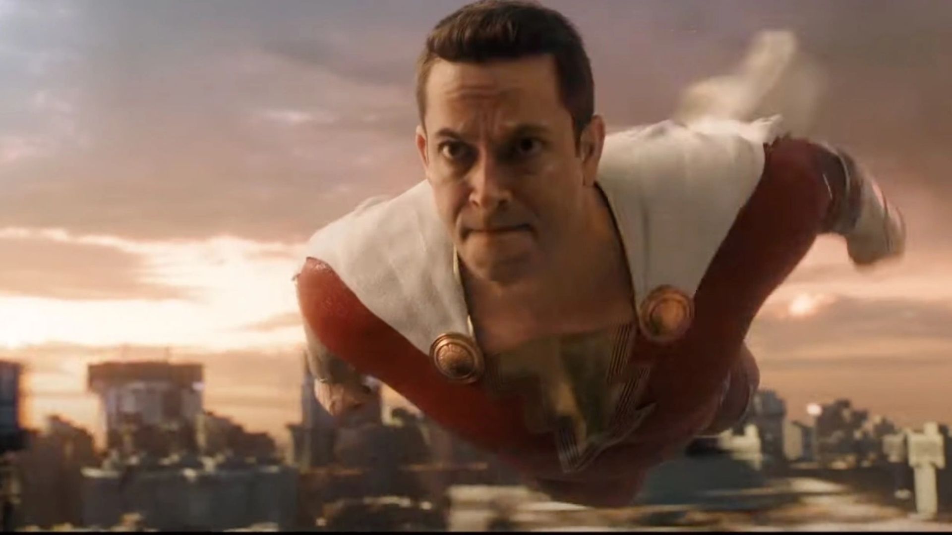 Zachary Levi implora para que assistam a “Shazam! Fúria dos Deuses”