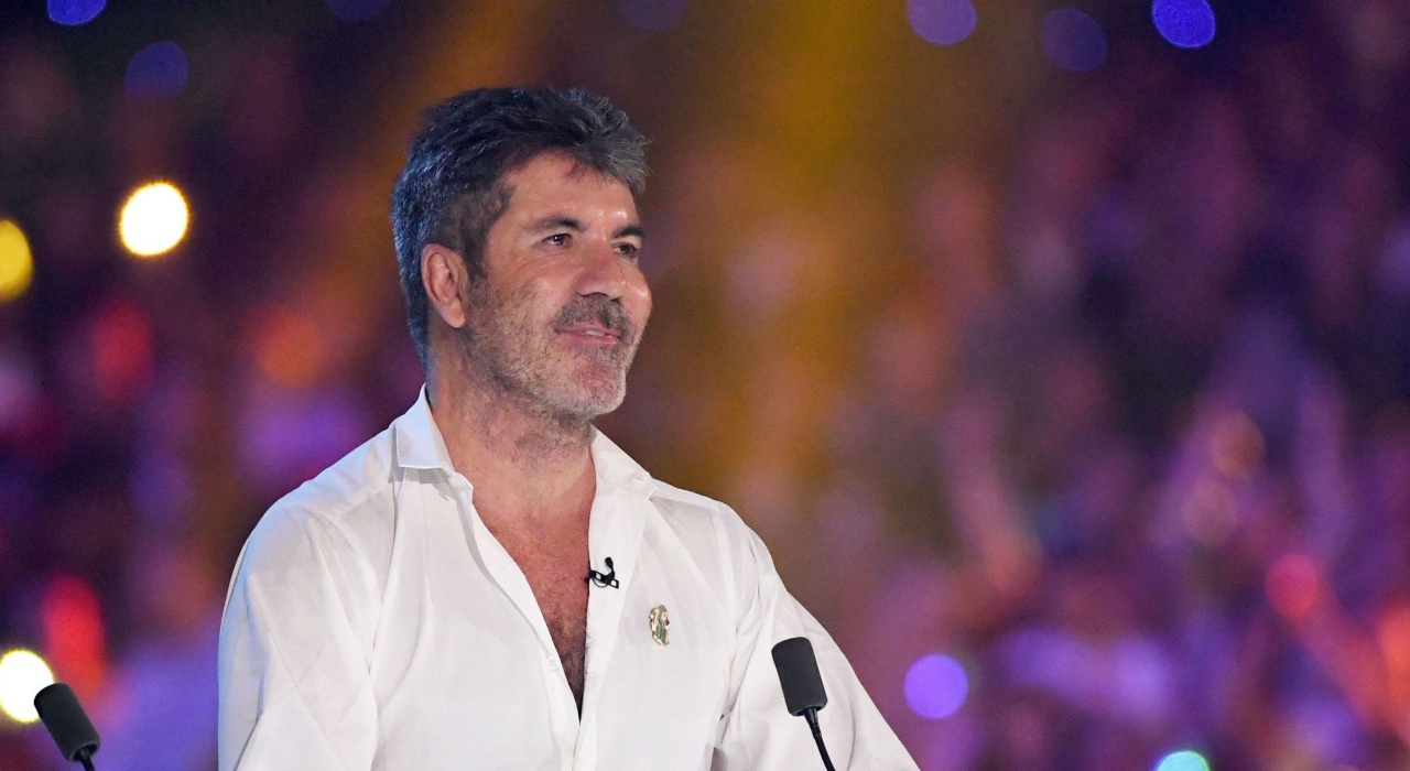 Simon Cowell anuncia que quer montar uma banda para superar o K-Pop e internautas reagem