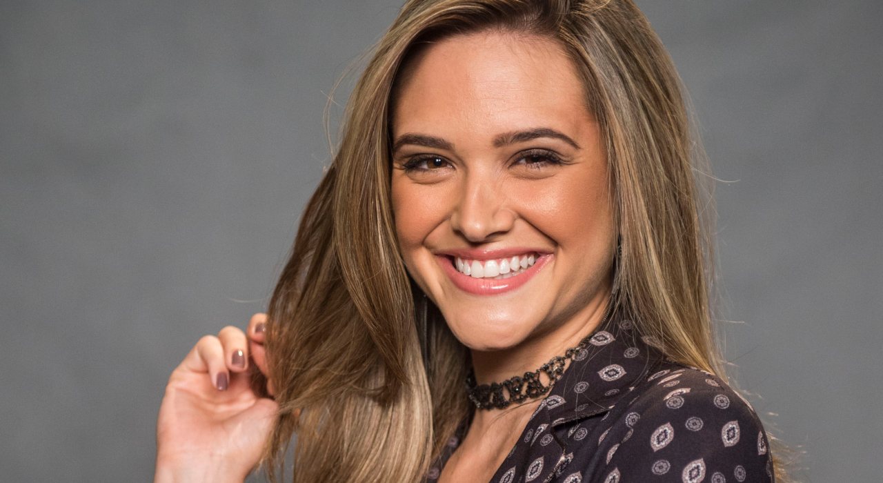 “A Força do Querer”: Simone mexe na bolsa de Silvana e descobre mentiras da mãe