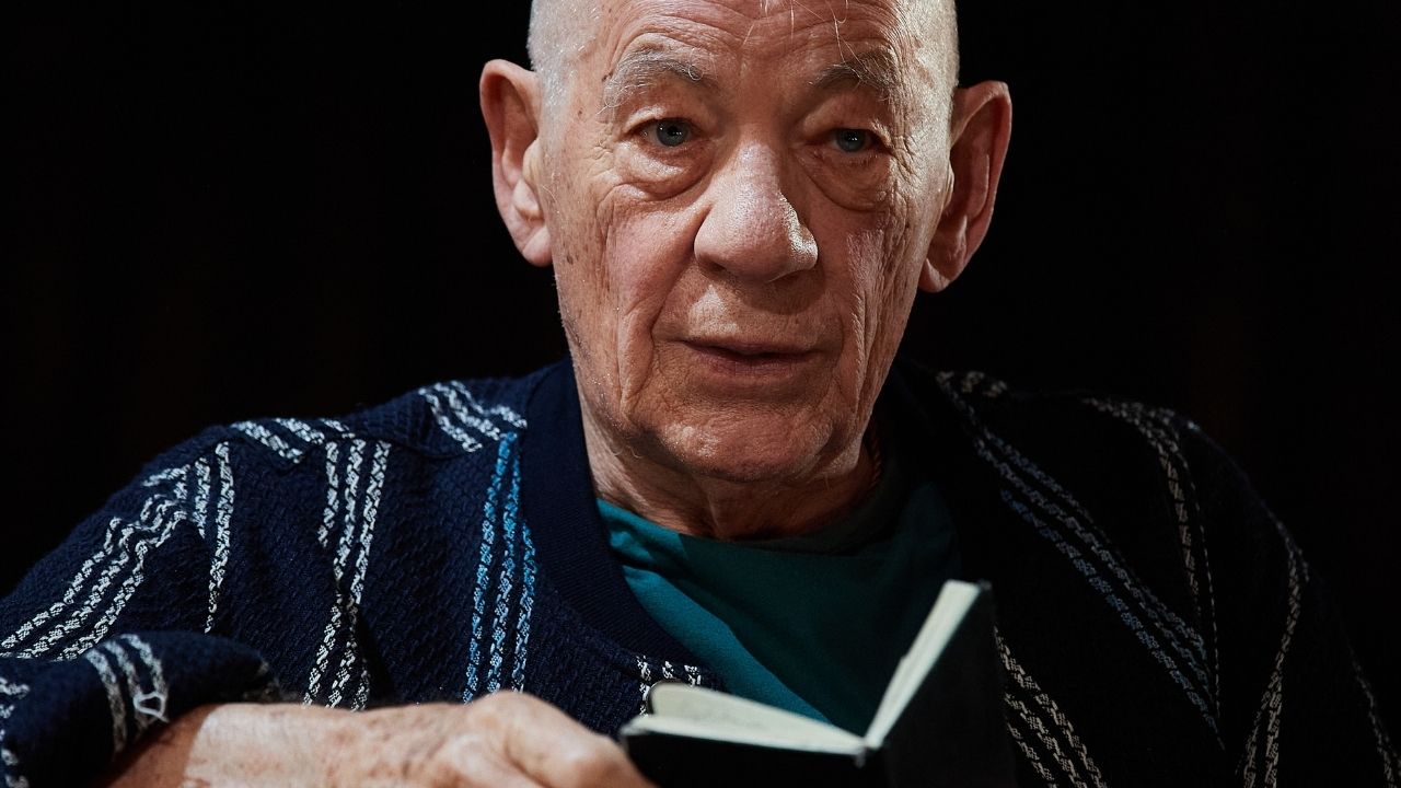Sir Ian McKellen revela que seu desejo final é estrelar um musical