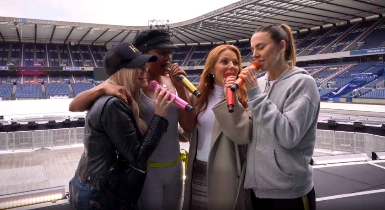 Spice Girls compartilham vídeo com bastidores da Spice World Tour: “Tivemos o melhor verão de todos”